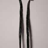 Vanillya Vanille Bourbon 2 kg artisan vanilla beans in a large format package on a wooden surface.